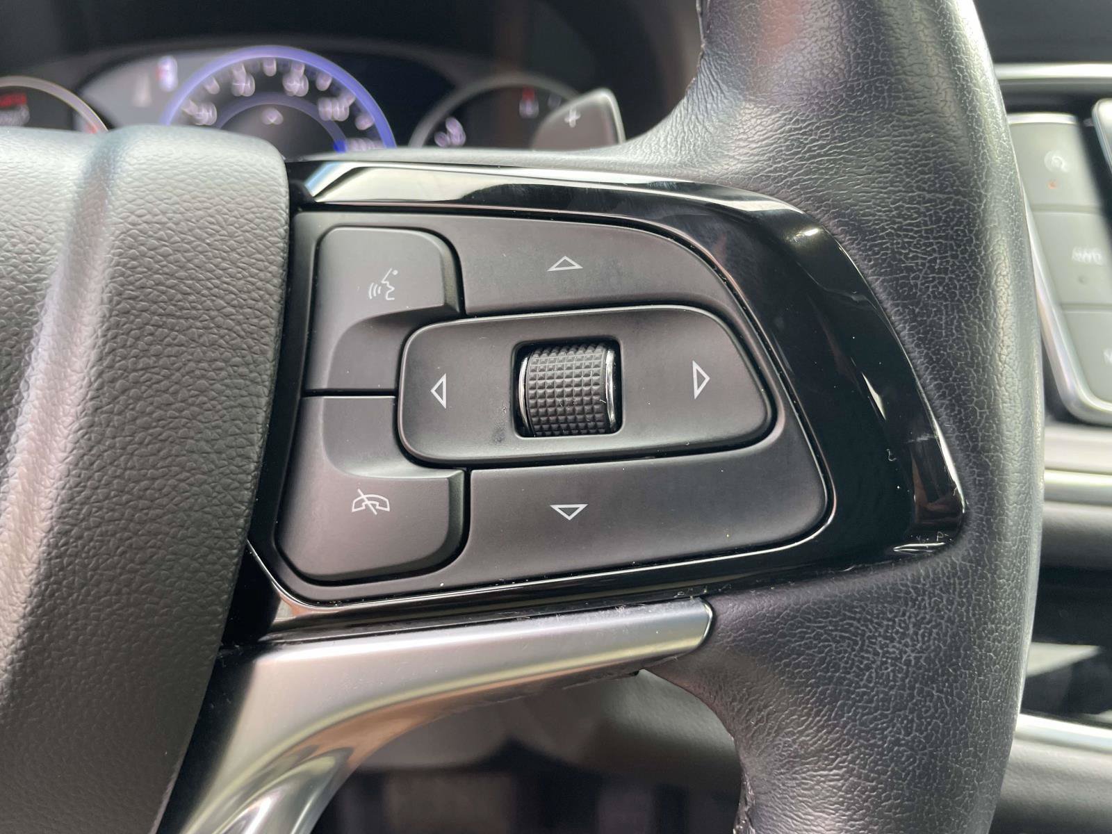 Used 2022 Buick Enclave Avenir w/ Trailering Package, 5000 lbs. AWD/4WD image 9