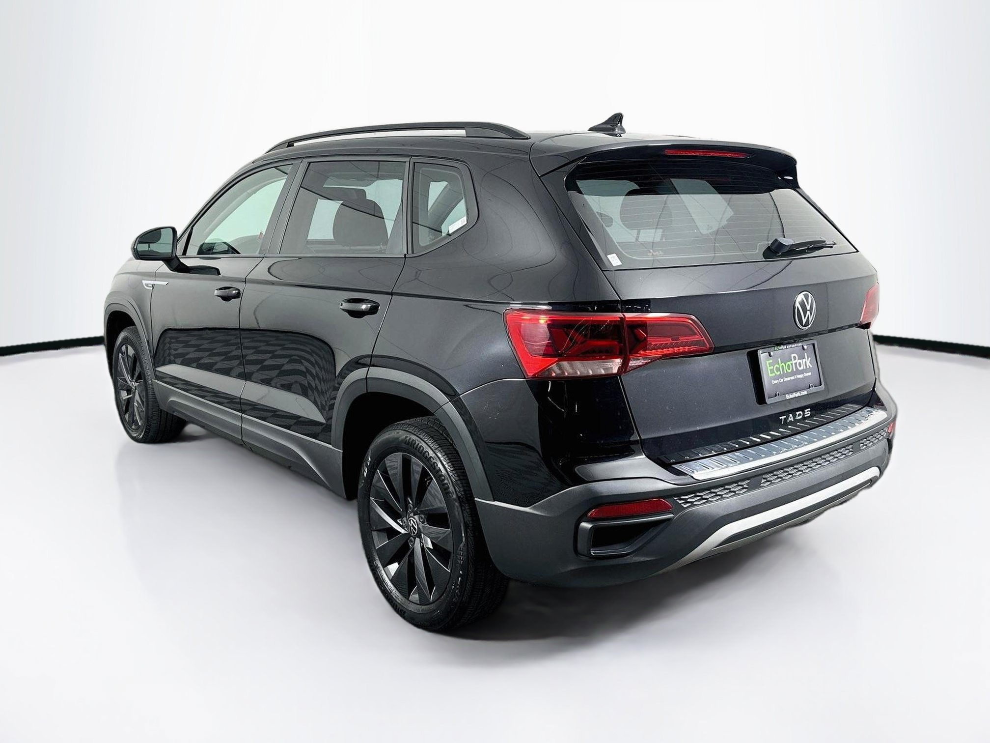 Used 2022 Volkswagen Taos S FWD image 5