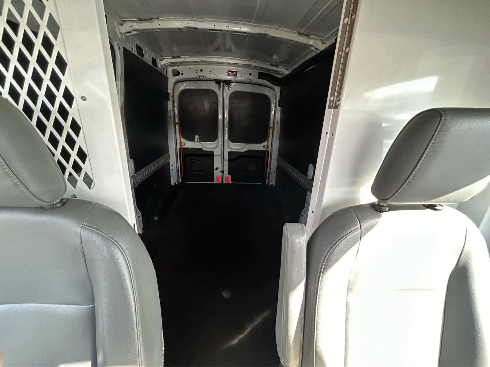 Used 2016 Ford Transit 250 130 Medium Roof image 11