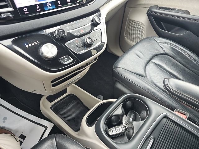 Used 2022 Chrysler Pacifica Touring-L image 20