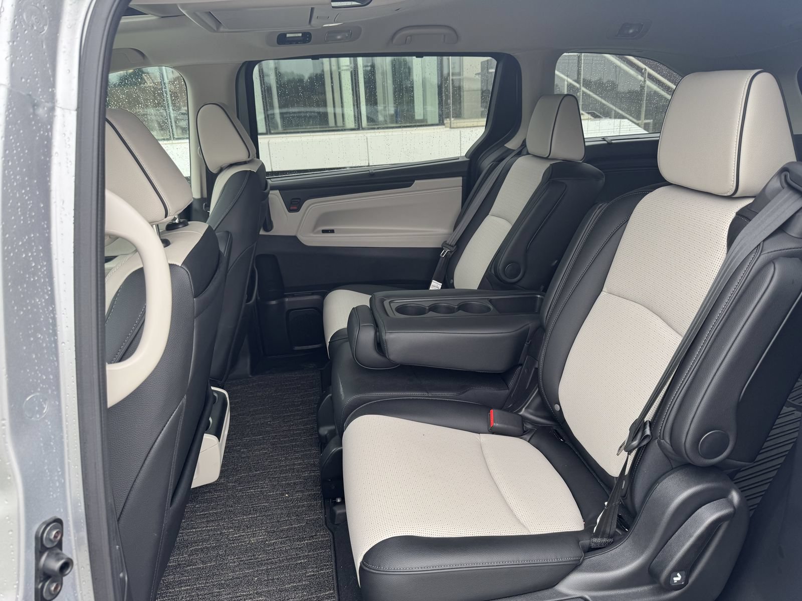 Used 2025 Honda Odyssey Elite image 6