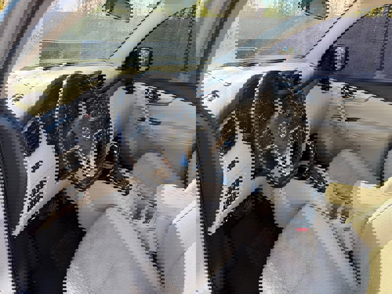 Used 2020 Nissan Rogue Sport SV w/ Technology Package image 14