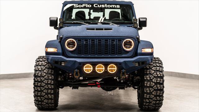 Used 2025 Jeep Gladiator Sport AWD/4WD image 5