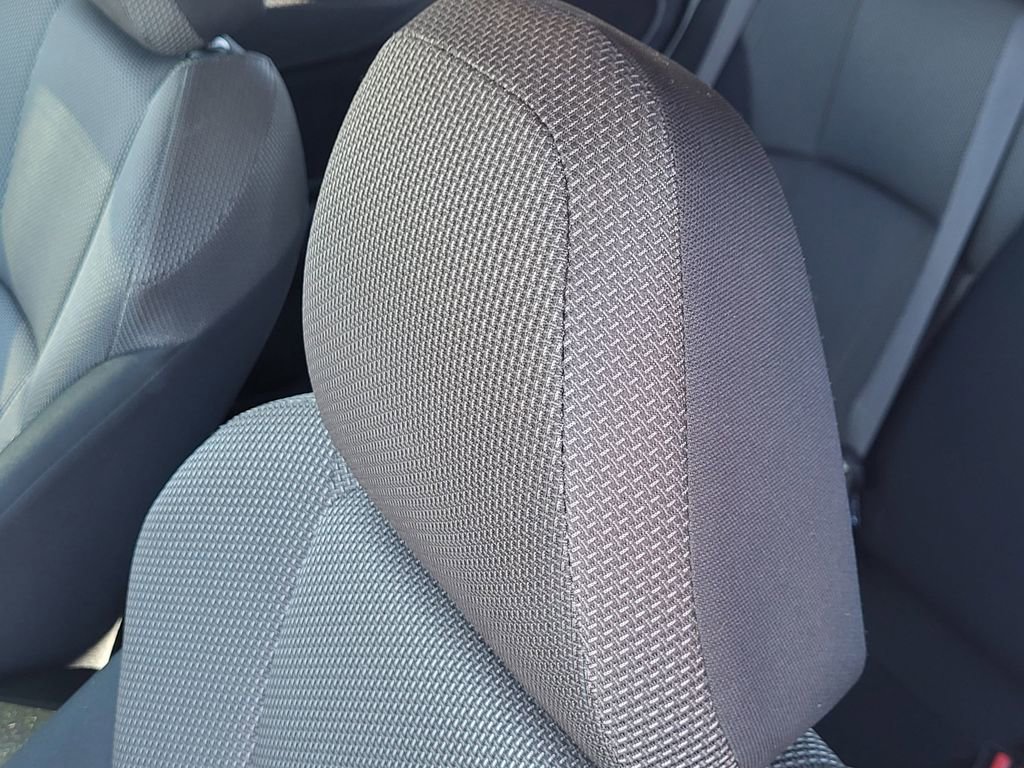 Used 2021 Subaru Crosstrek 2.0i image 5