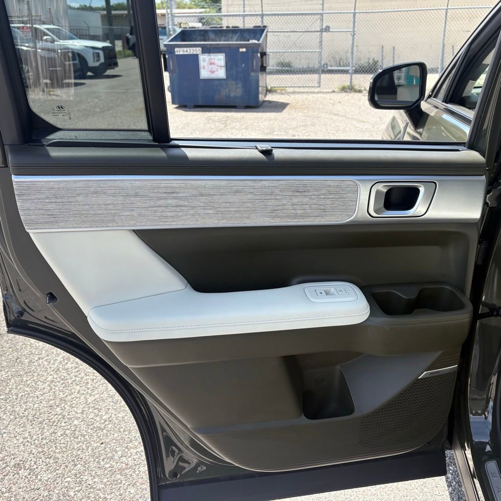Used 2025 Hyundai Santa Fe Calligraphy image 12