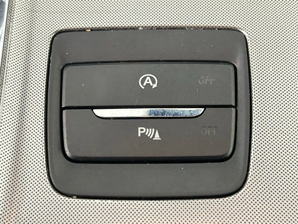 Used 2024 Ford Edge Titanium image 25