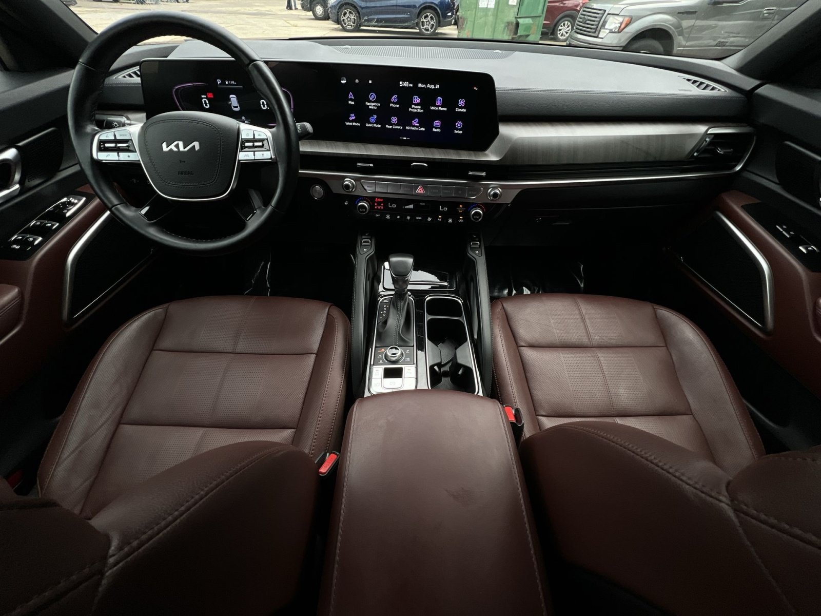 Used 2024 Kia Telluride EX w/ EX Captain's Chair Package AWD/4WD image 31