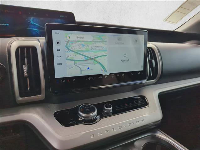 Used 2025 Ford Expedition Active image 12