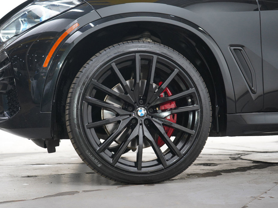 Used 2022 BMW X5 xDrive40i w/ M Sport Package AWD/4WD image 34