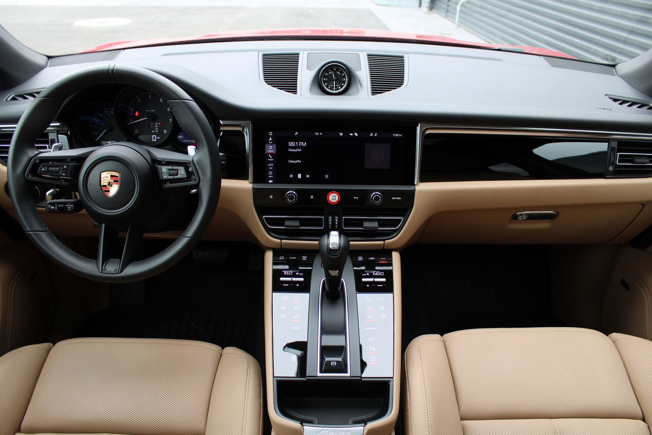 Used 2025 Porsche Macan image 22