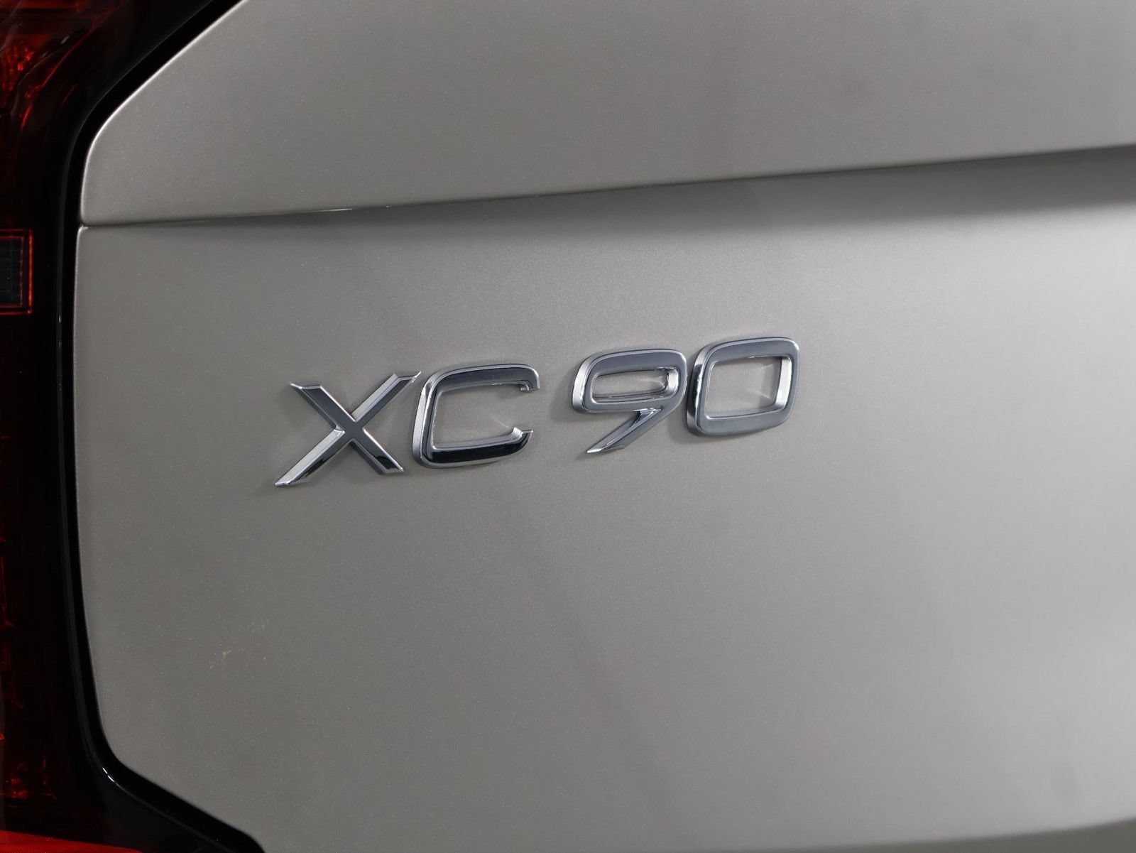 New 2026 Volvo XC90 T8 Plus w/ Protection Package Premier AWD/4WD image 16