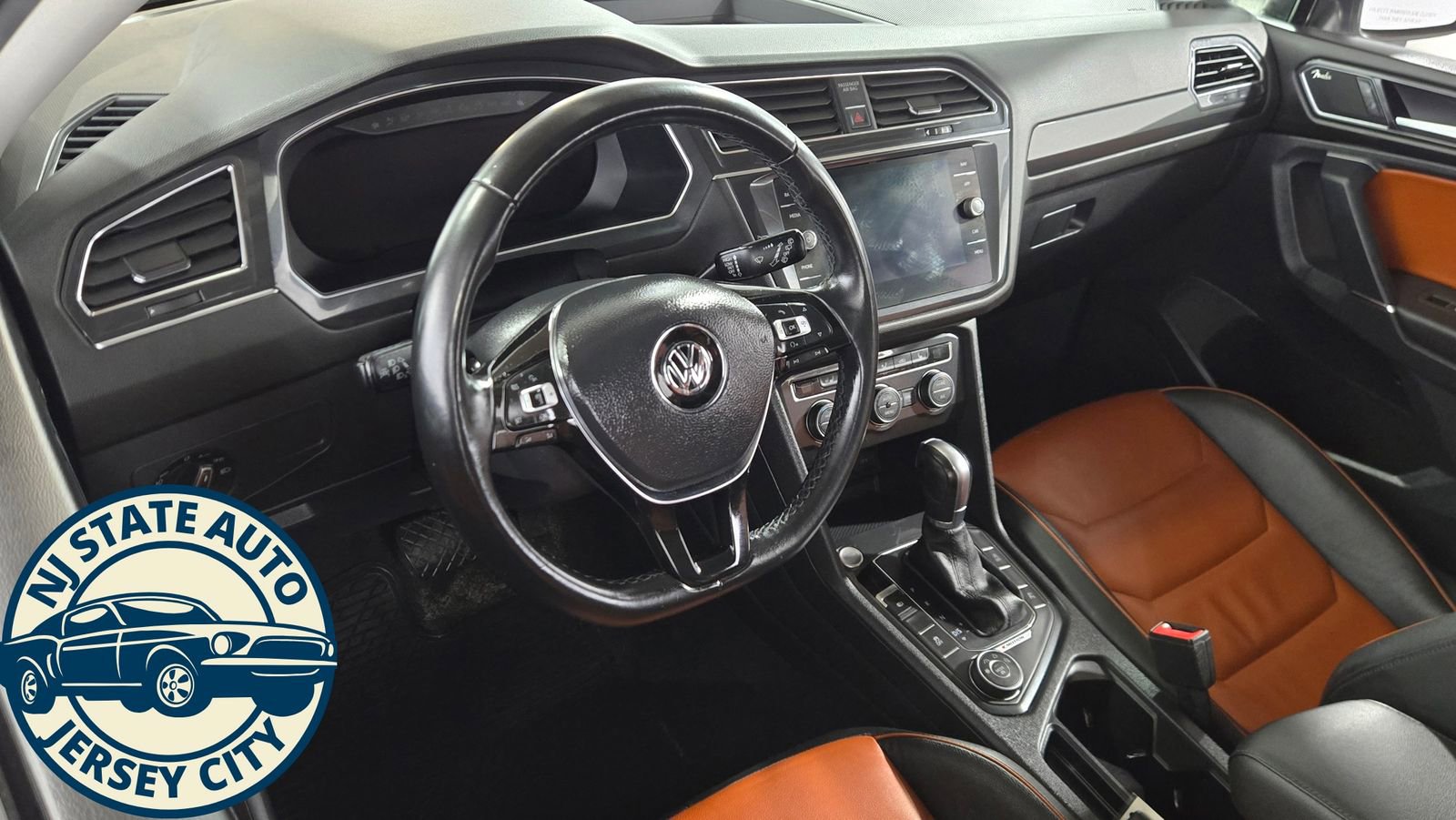 Used 2018 Volkswagen Tiguan SEL Premium image 11