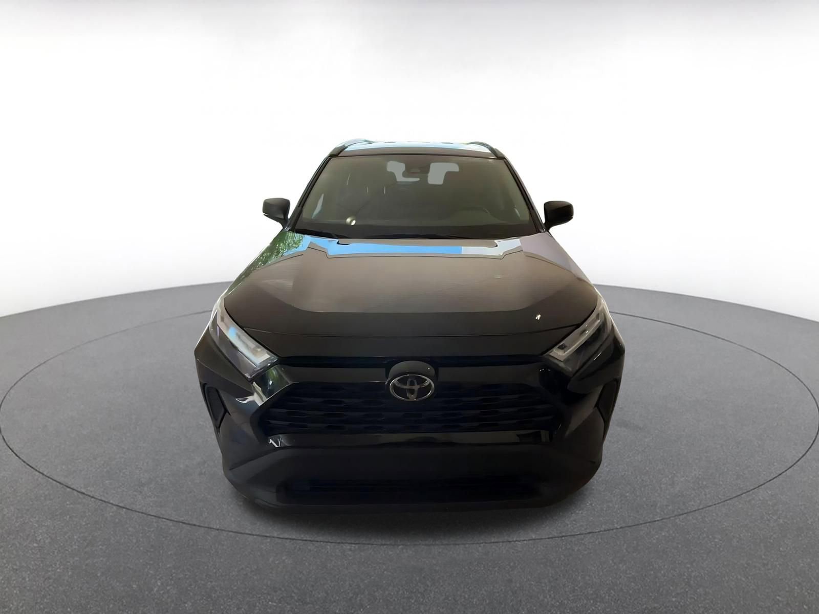 Used 2025 Toyota RAV4 LE AWD/4WD image 4