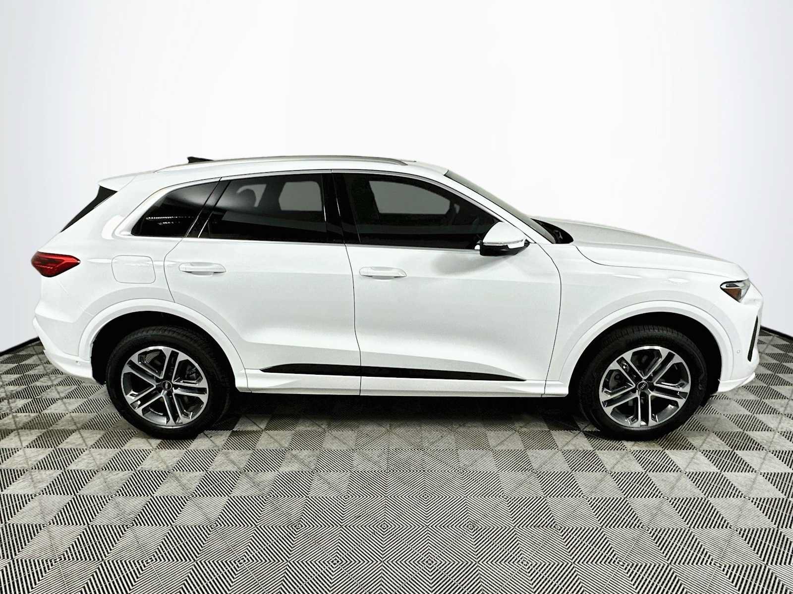 New 2026 Audi Q5 Premium AWD/4WD image 8