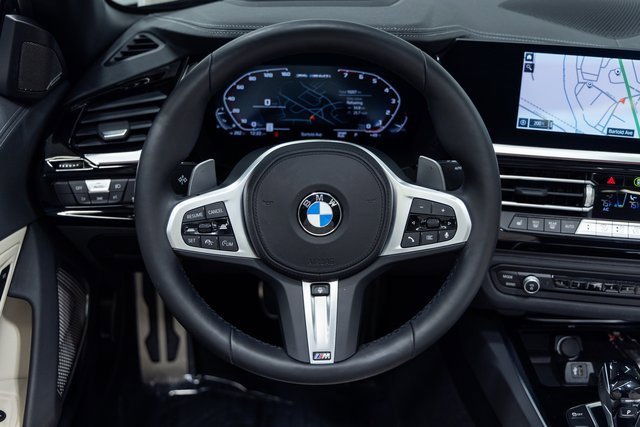 Used 2024 BMW Z4 M40i w/ Premium Package image 13