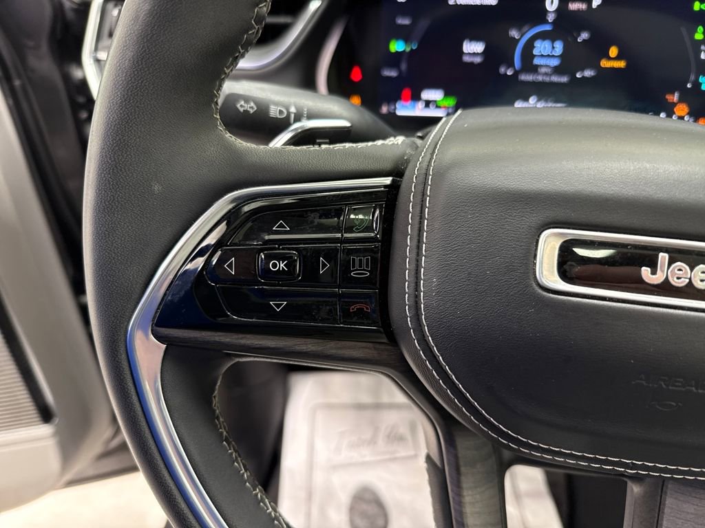 Used 2022 Jeep Grand Cherokee Overland w/ Luxury Tech Group IV image 25