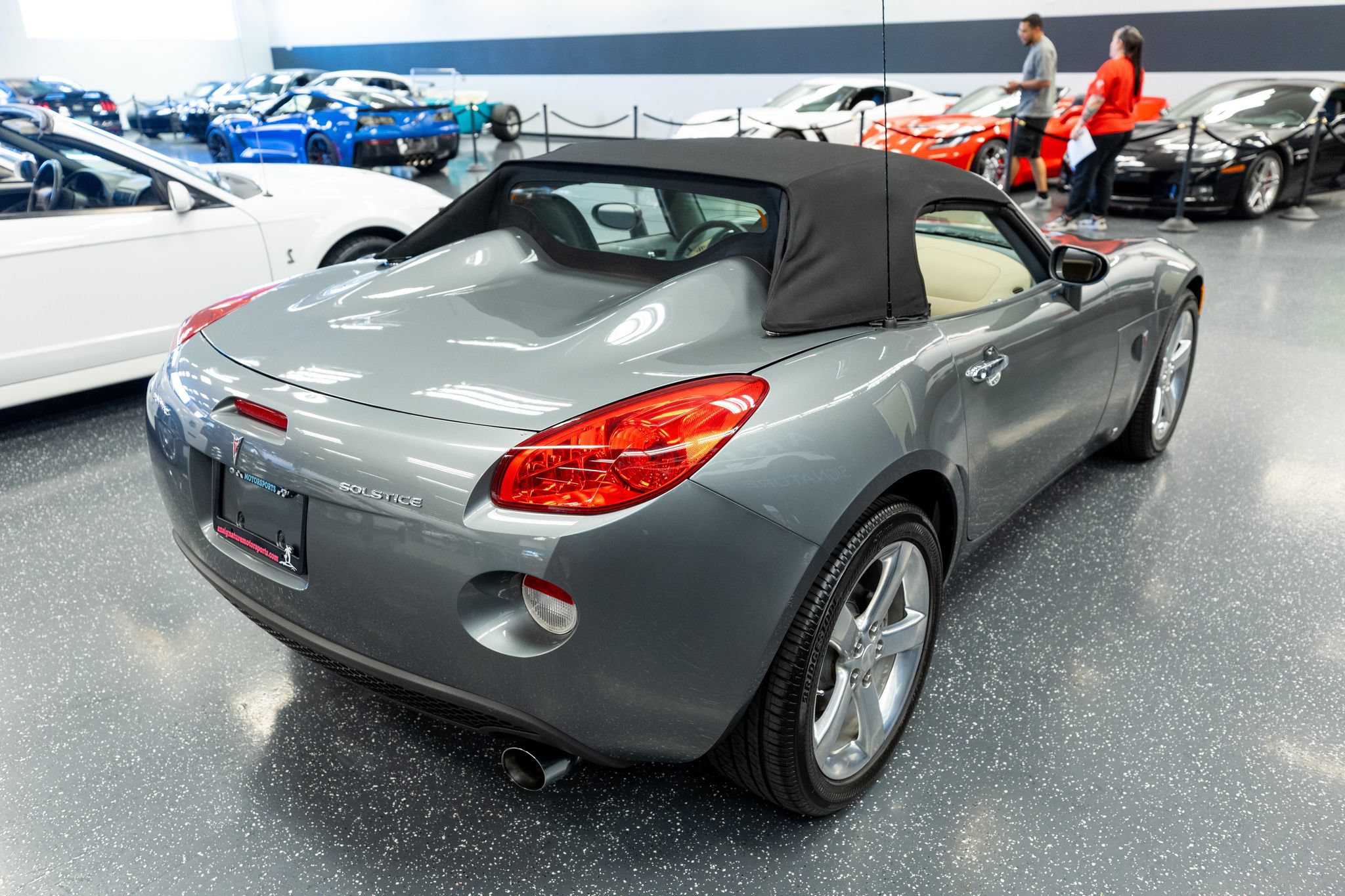Used 2006 Pontiac Solstice Convertible w/ Premium Package RWD image 6