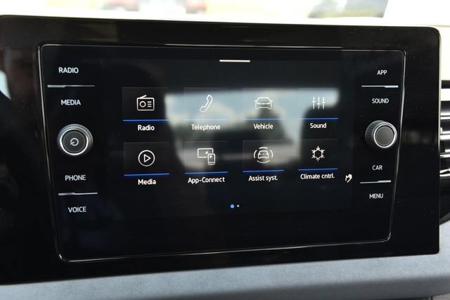 Used 2025 Volkswagen Jetta SE w/ Sunroof Package FWD image 14