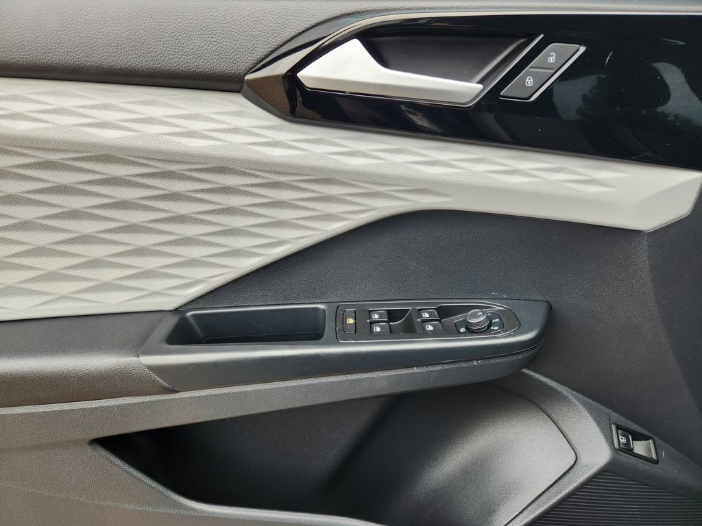 Certified 2023 Volkswagen Taos S image 6
