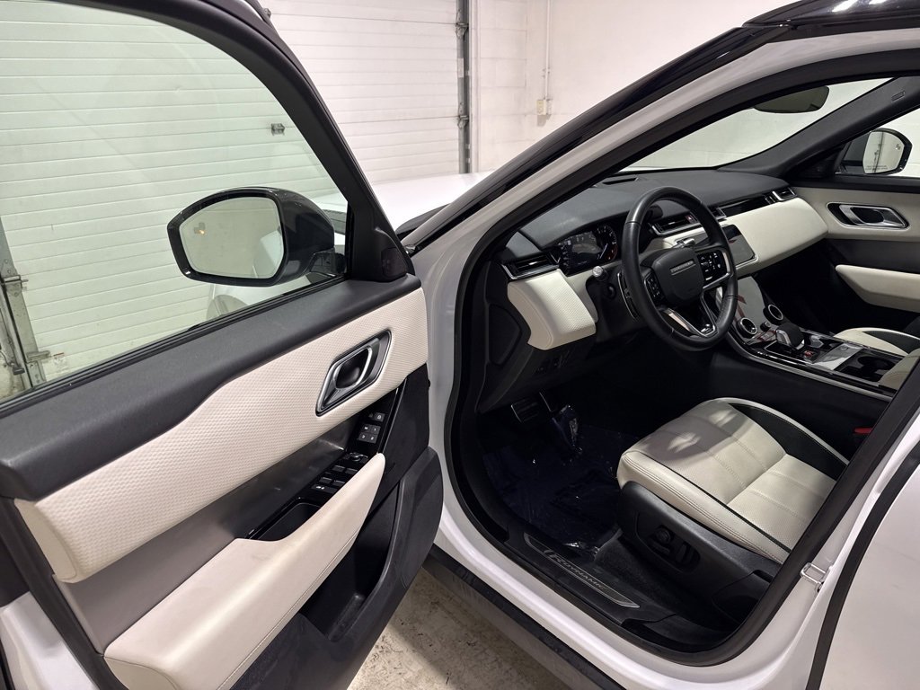 Used 2023 Land Rover Range Rover Velar R-Dynamic S image 11