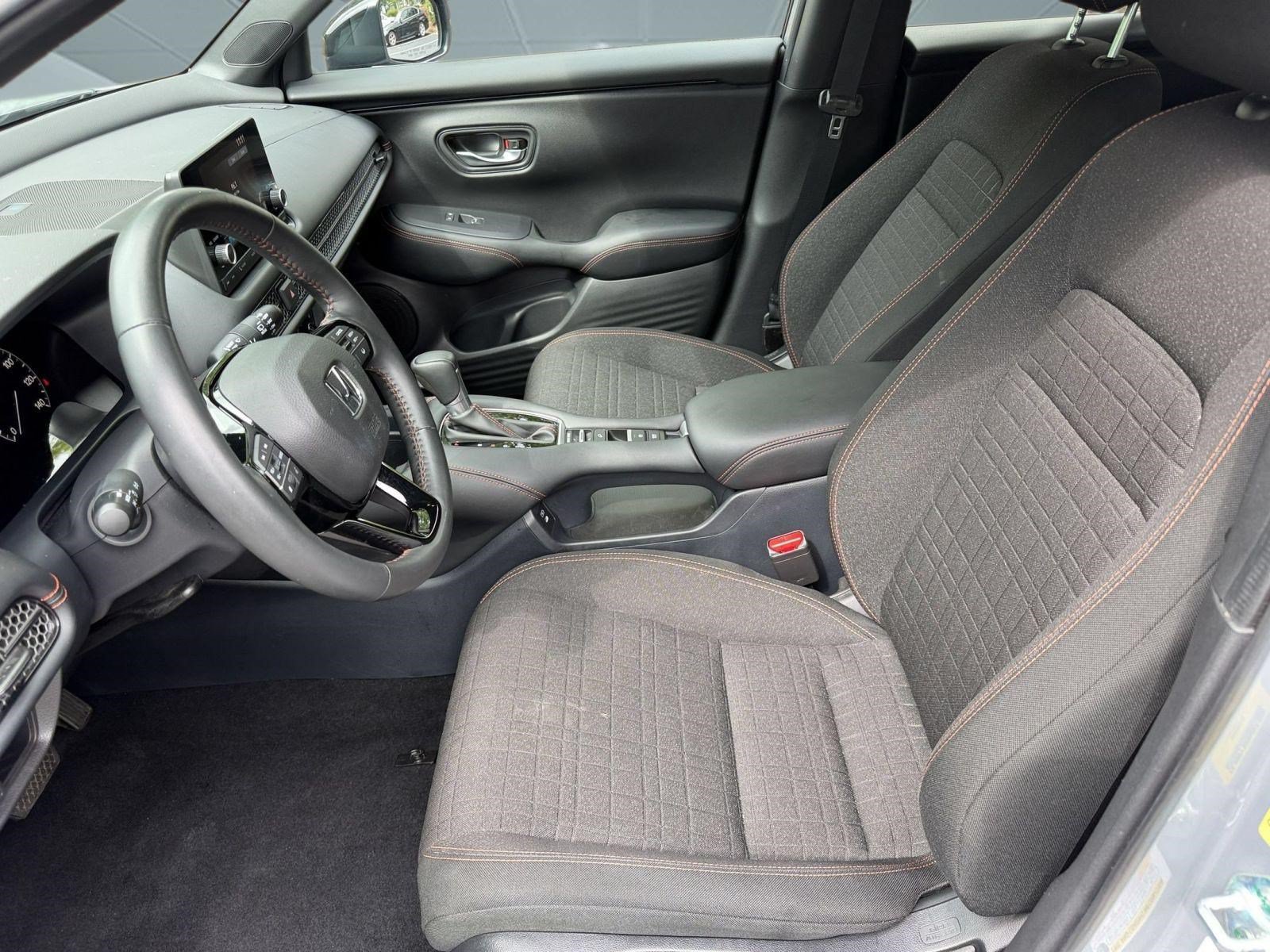 Used 2024 Honda HR-V Sport image 5