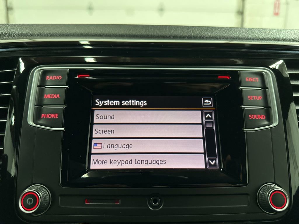 Used 2019 Volkswagen Beetle 2.0T S image 30