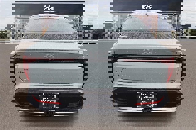 New 2025 Kia K4 LXS image 4