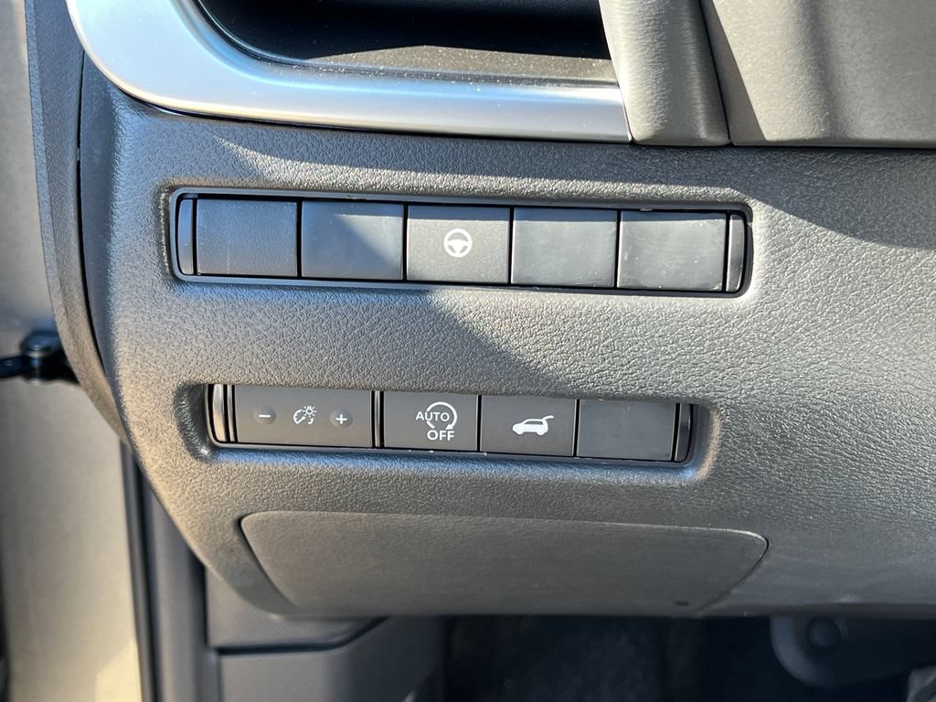 New 2026 Nissan Rogue SV w/ Cold Weather Package AWD/4WD image 28