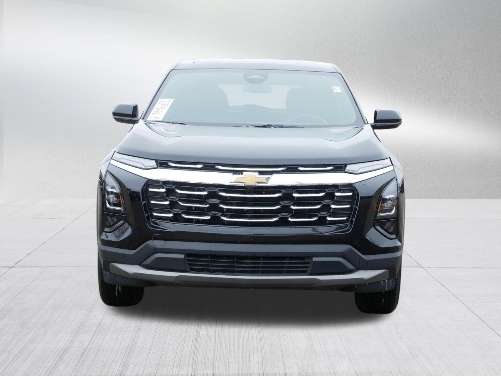 Used 2025 Chevrolet Equinox LT image 2
