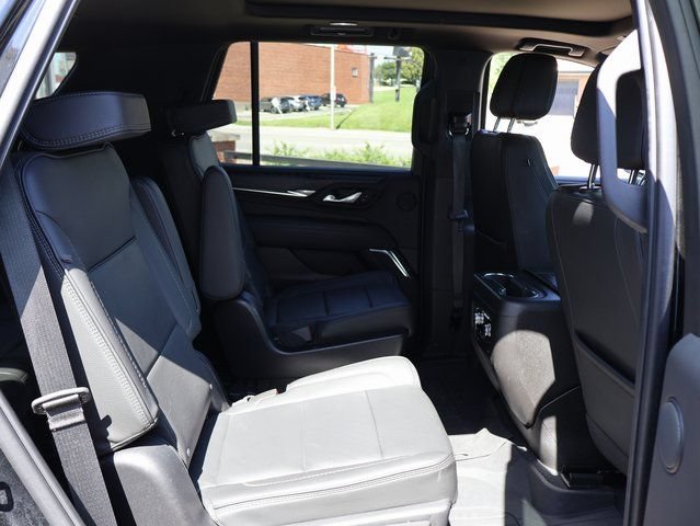 Used 2023 GMC Yukon Denali AWD/4WD image 14