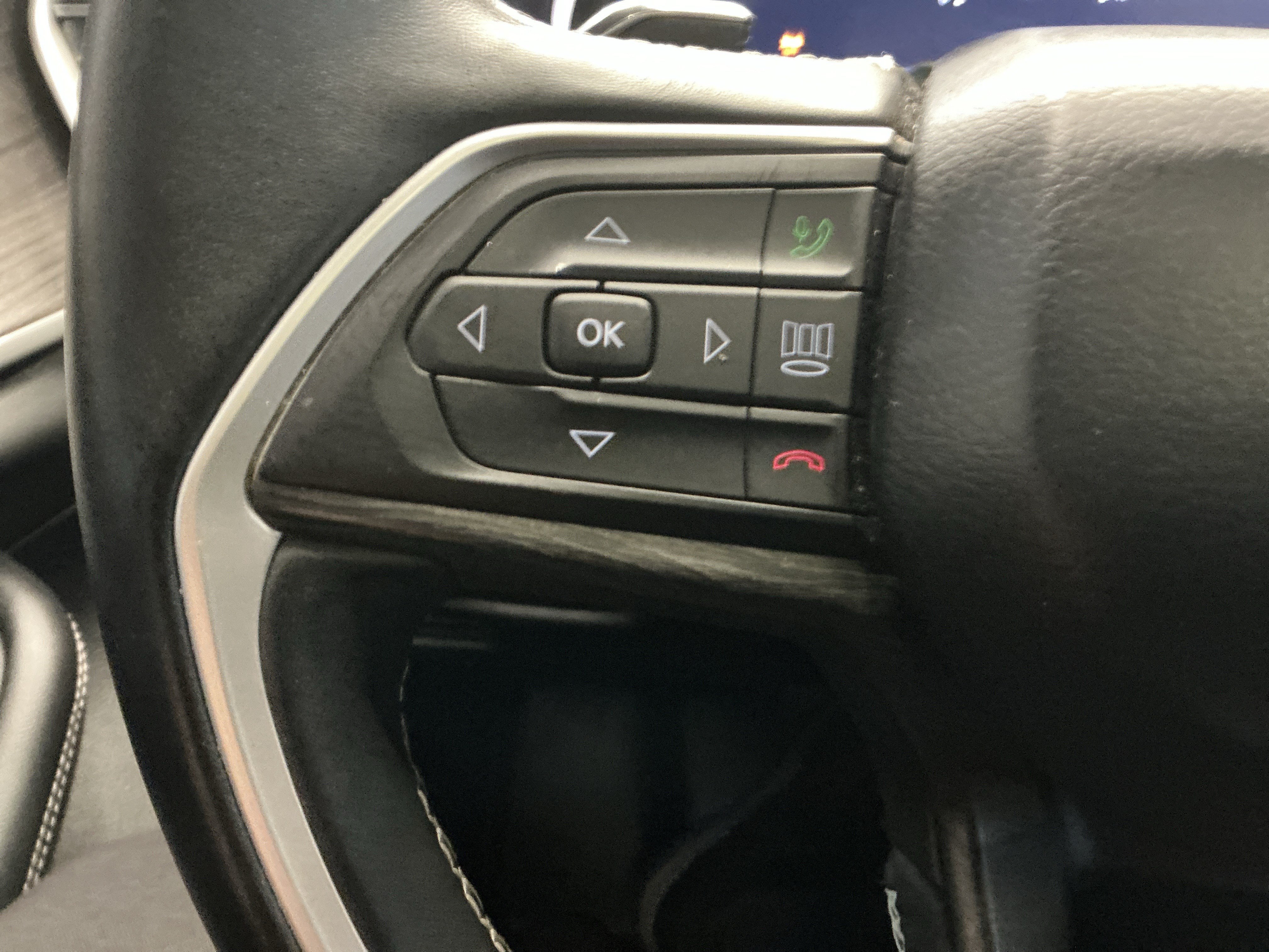 Used 2021 Jeep Grand Cherokee L Limited AWD/4WD image 17
