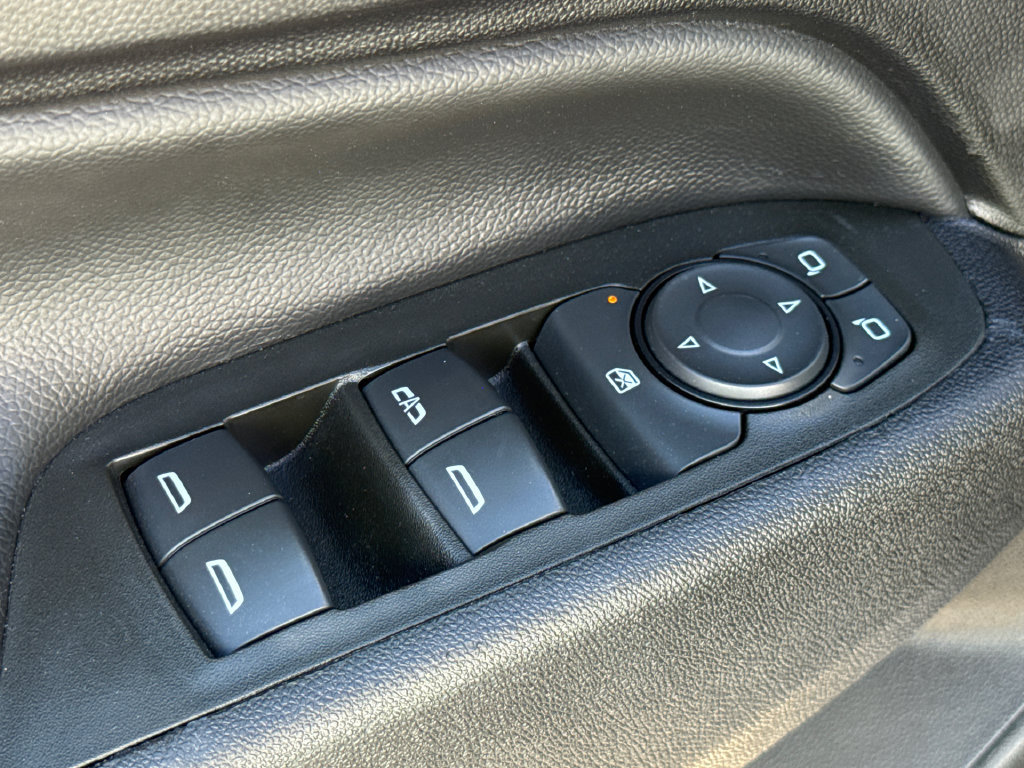 Used 2024 Chevrolet Equinox LT FWD image 19