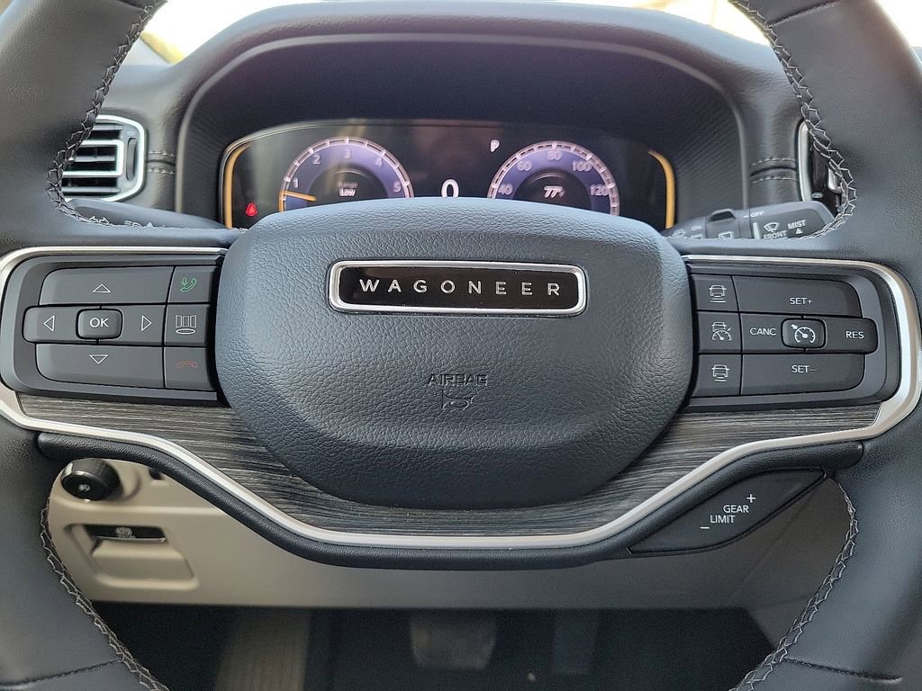 Used 2024 Jeep Wagoneer L Series II RWD image 24