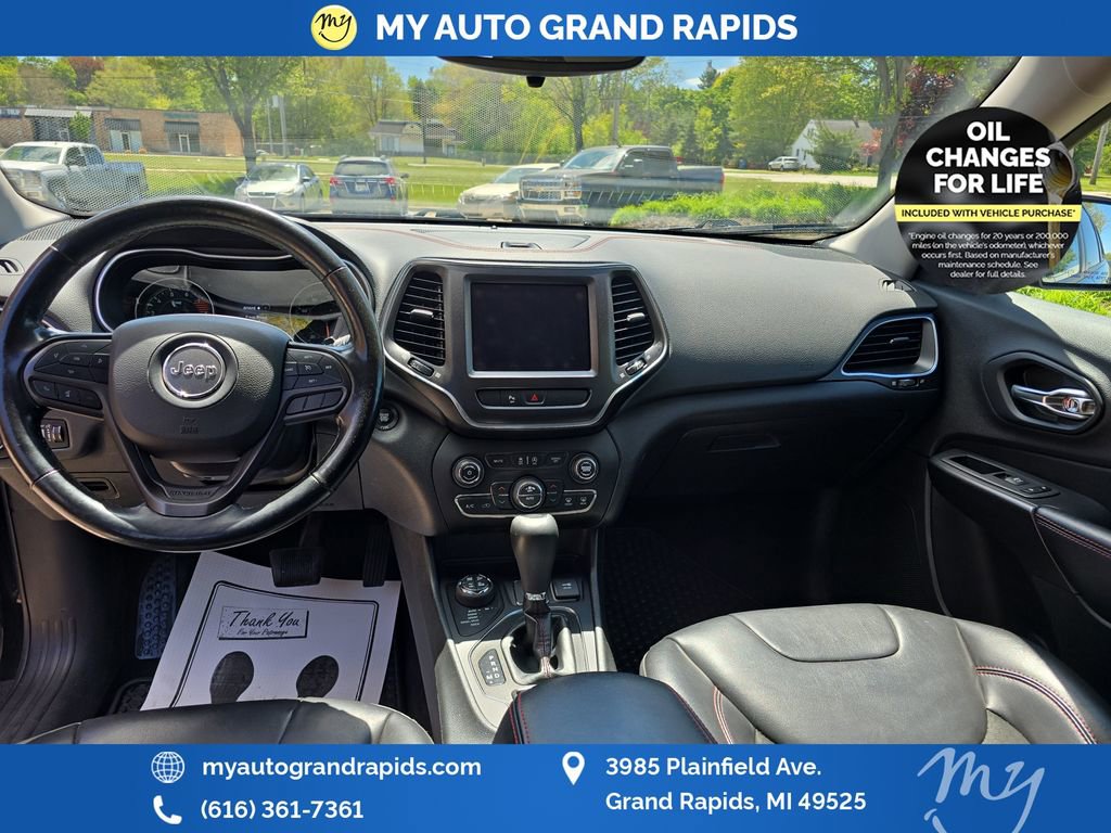 Used 2020 Jeep Cherokee Trailhawk w/ Cold Weather Group AWD/4WD image 12