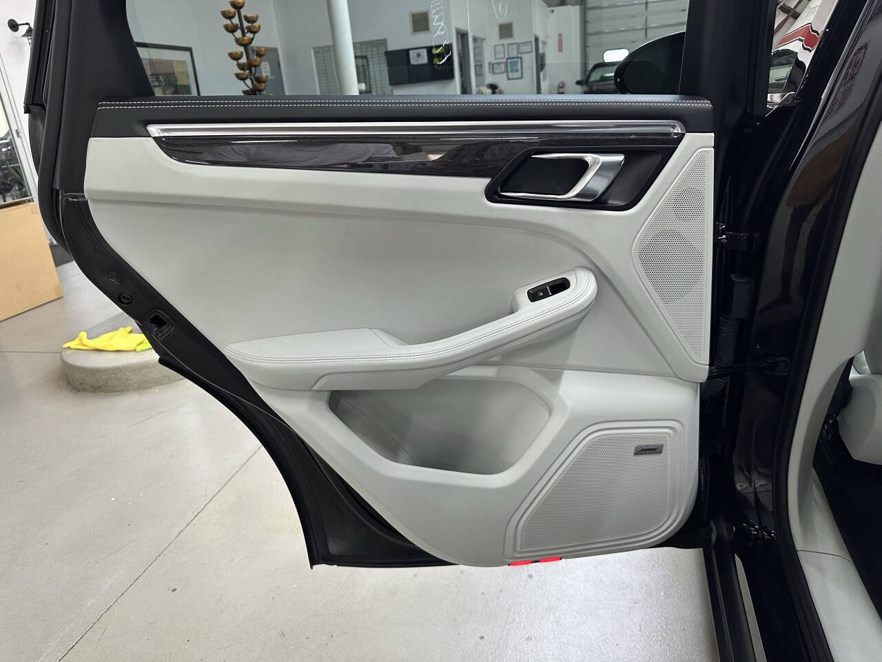 Used 2024 Porsche Macan S AWD/4WD image 12