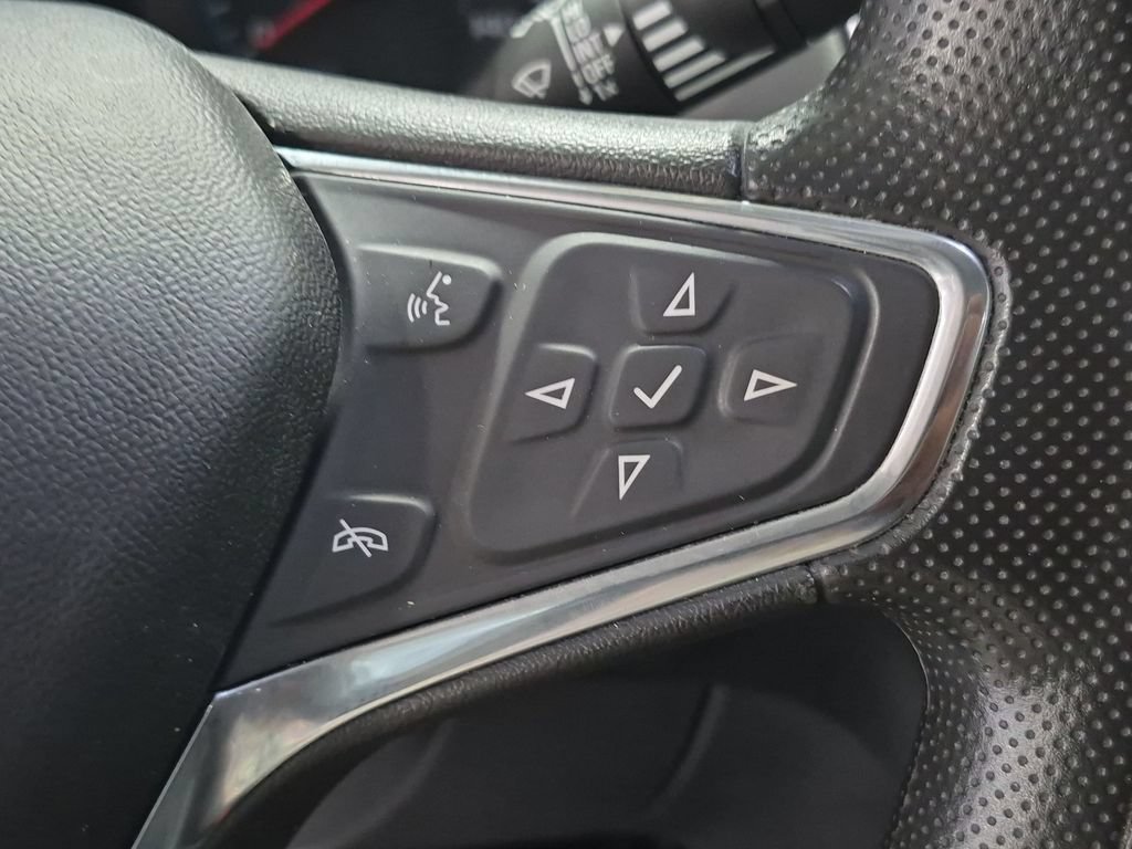 Used 2020 Chevrolet Equinox LS FWD image 31
