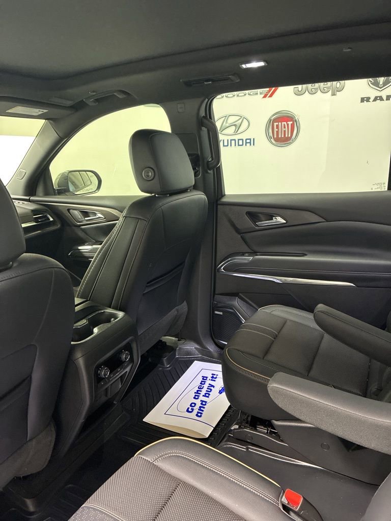Used 2025 Chevrolet Traverse High Country image 23