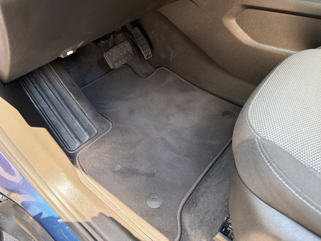 Used 2023 Chevrolet Traverse LT FWD image 44