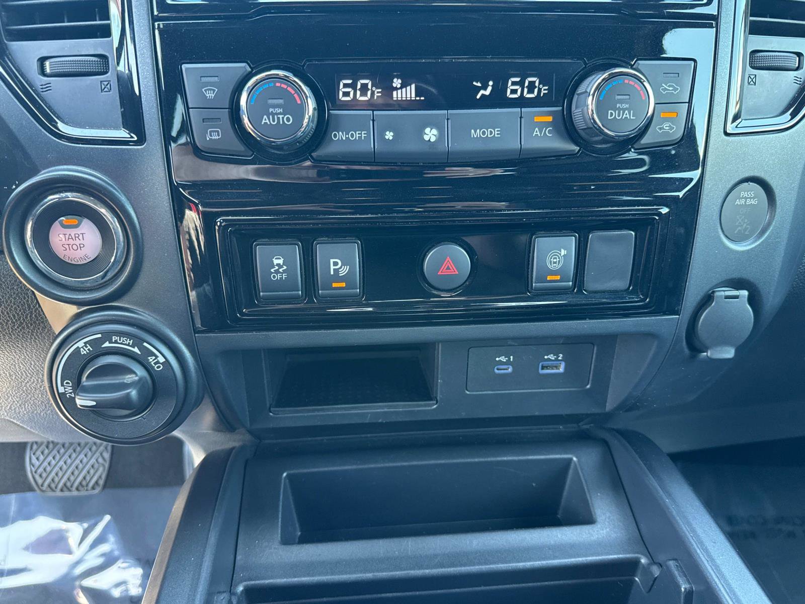 Used 2023 Nissan Titan PRO-4X image 22