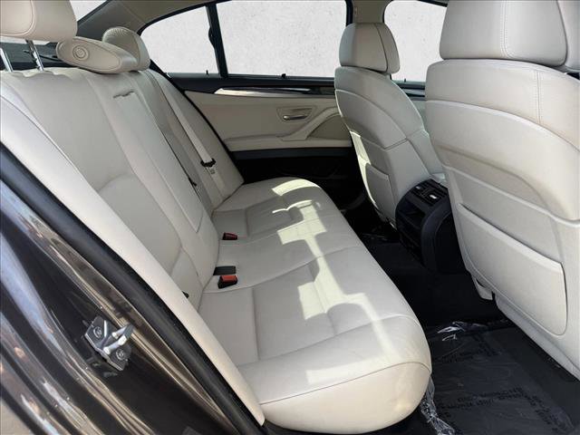 Used 2011 BMW 550i Sedan image 21