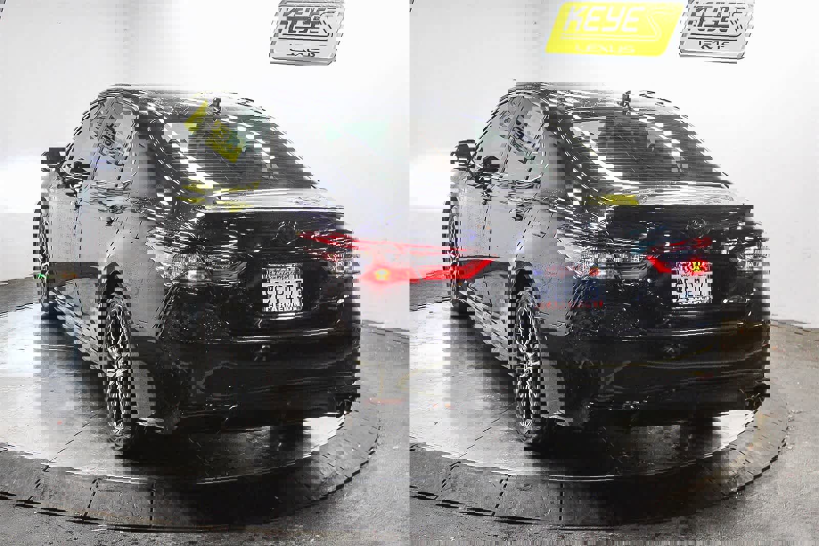 Used 2023 Toyota Camry SE image 4