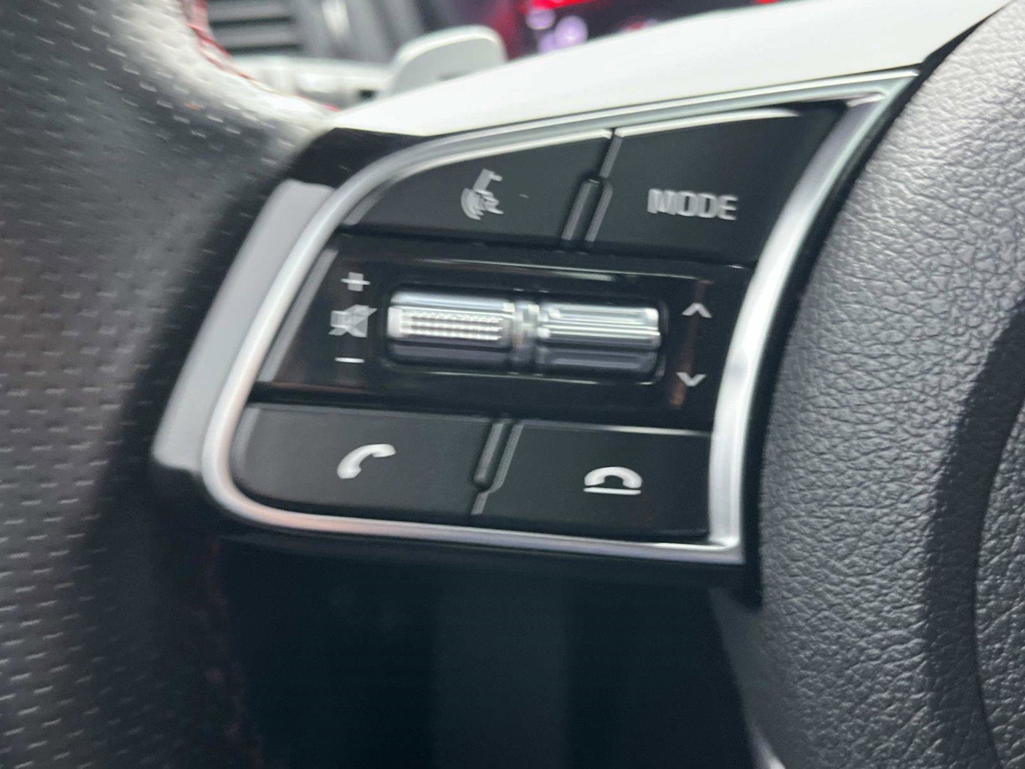 Used 2020 Kia Optima SX image 25