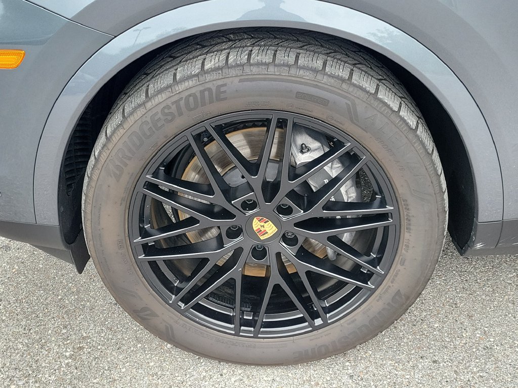 Certified 2026 Porsche Cayenne AWD/4WD image 12