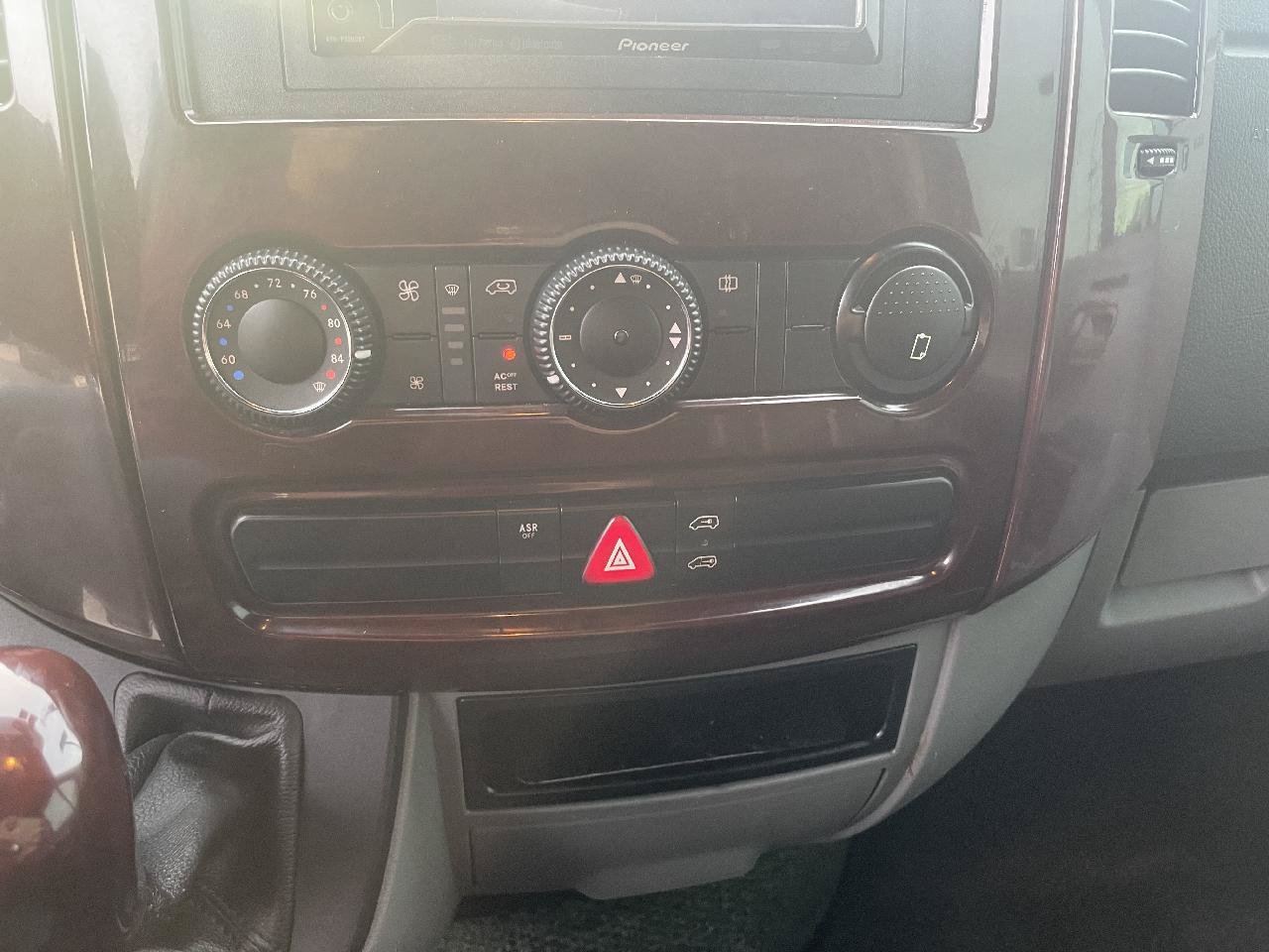 Used 2009 Dodge Sprinter 2500 RWD image 31