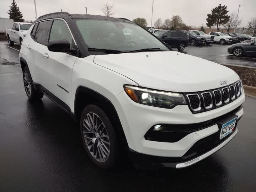 Used 2023 Jeep Compass Limited w/ Elite Group image 3