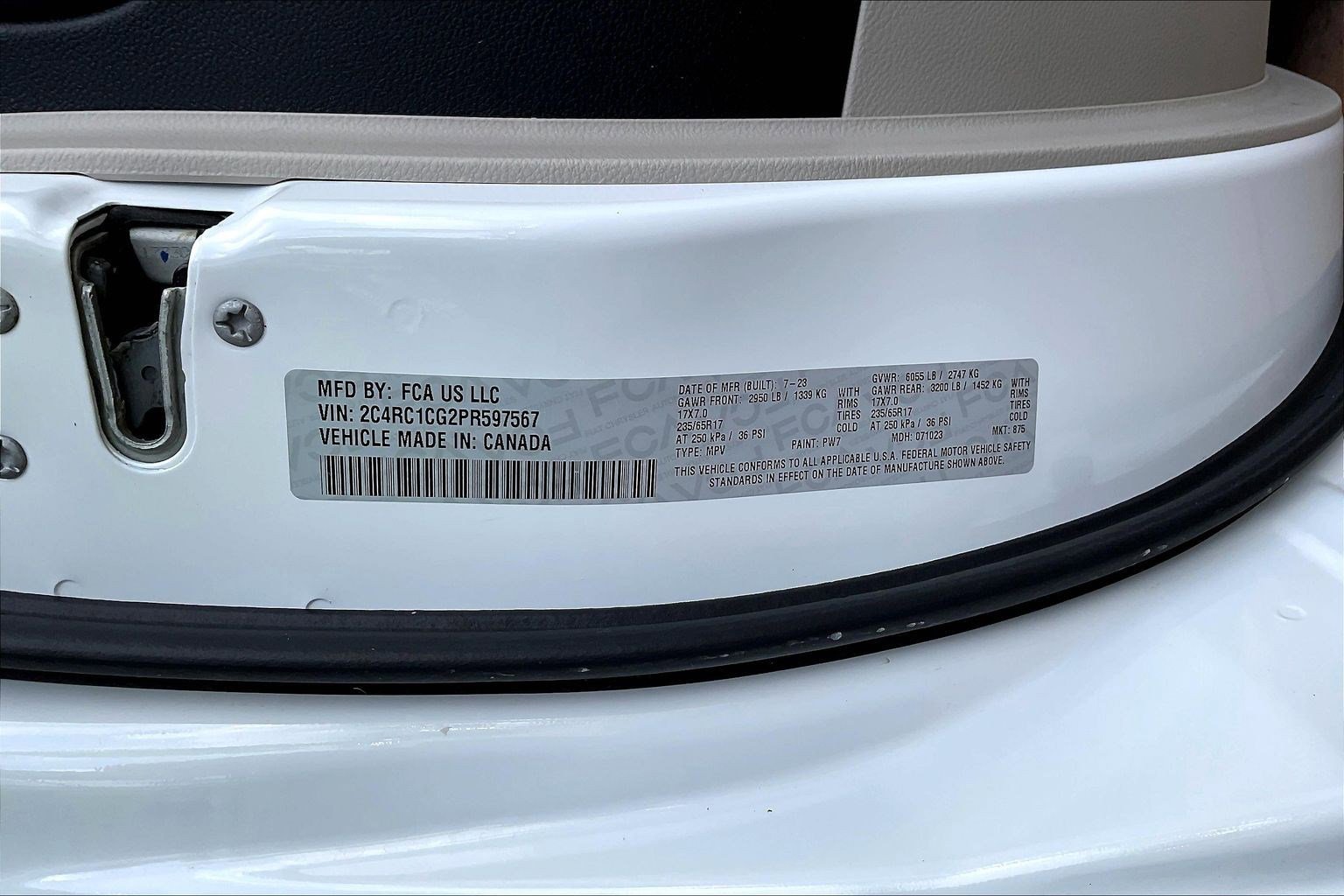 Used 2023 Chrysler Voyager LX FWD image 17