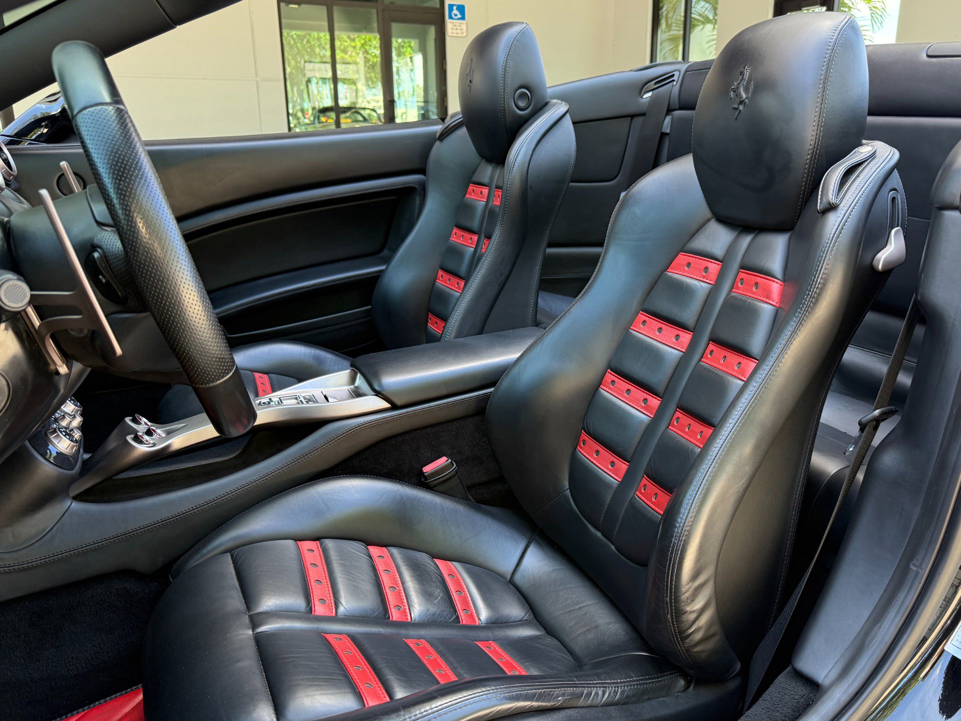 Used 2010 Ferrari California RWD image 31