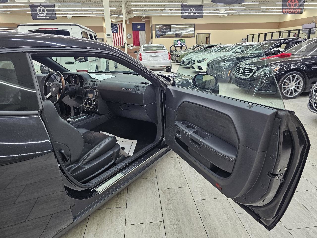 Used 2010 Dodge Challenger SRT8 w/ SRT Option Group II RWD image 12
