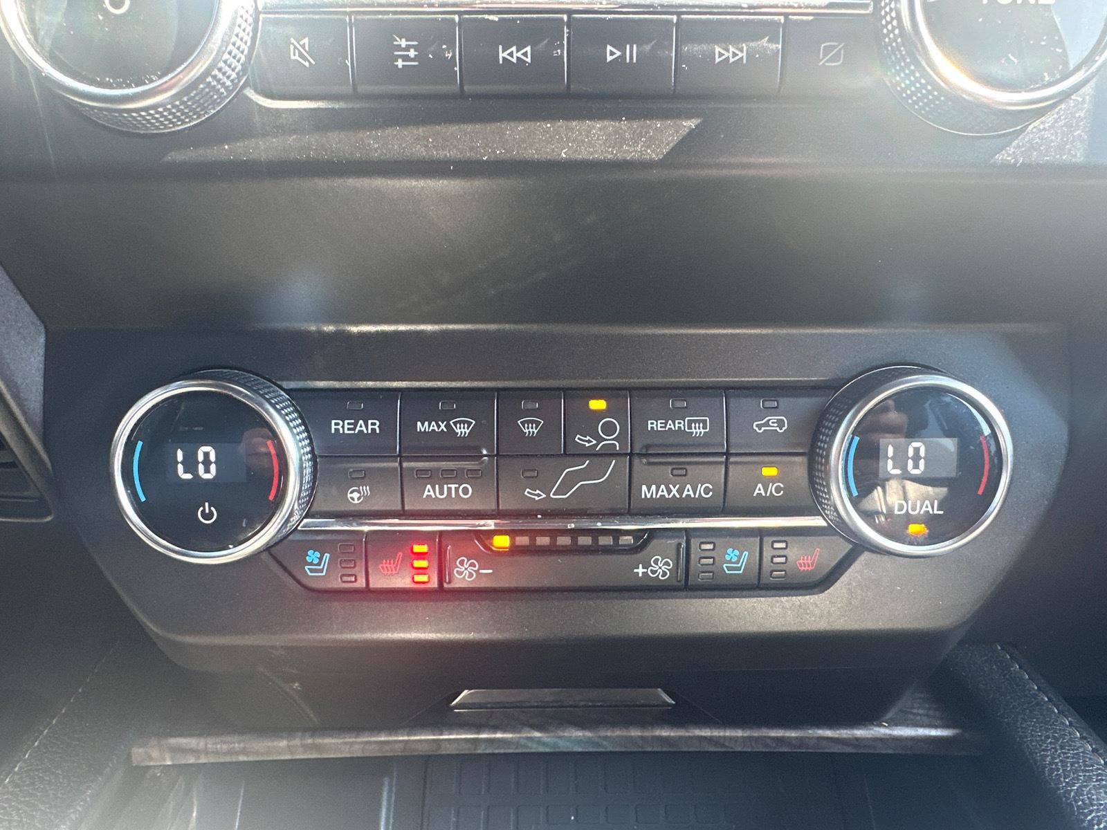 Used 2020 Ford Expedition Max Limited image 11