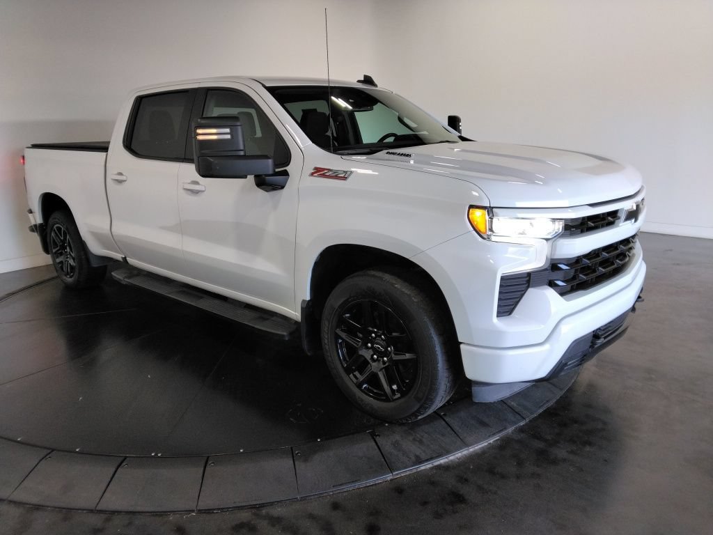 Used 2024 Chevrolet Silverado 1500 RST w/ Z71 Off-Road Package AWD/4WD image 4